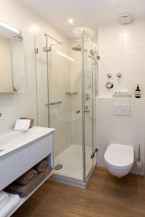 Apartment Alpen-Ferienwohnung Ginova Garmisch-Partenkirchen