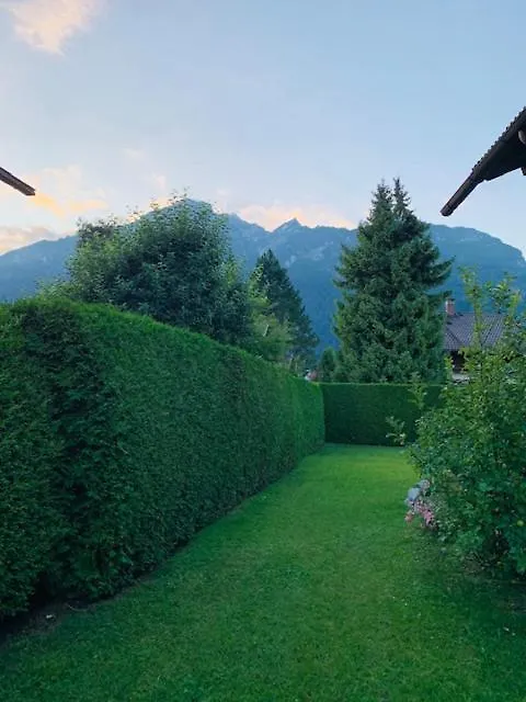 Apartment Alpen-Ferienwohnung Ginova Garmisch-Partenkirchen